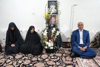 حضور استاندار کرمانشاه در منزل شهدای حملات رژیم صهیونیستی