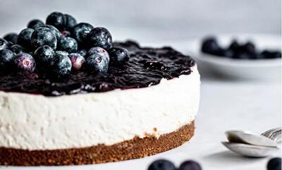 طرز تهیه چیز کیک بلوبری؛ دسر فوق‌العاده‌ای که باید امتحان کنید