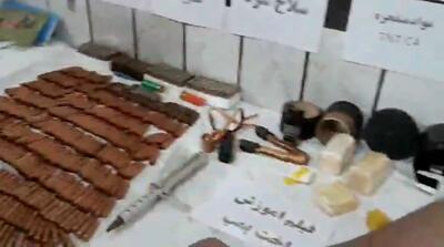 تصاویر کشف تجهیزات جنگی و بمب از جاسوس موساد