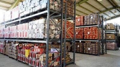انبارهای کالاهای اساسی تا یک سال آینده پر است