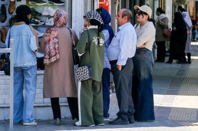 زندگی در ایران ادامه دارد...