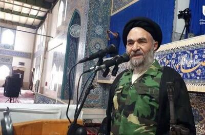 امام جمعه بروجرد با «لباس رزم» خطبه خواند - اکونیوز