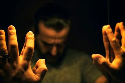 اقدام  شرم آور این مرد با زن صیغه‌ای 22 ساله خود!