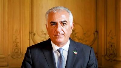 پیر‌کودک ِ بی‌فرهنگ و مجسّمۀ خیانت به وطن!