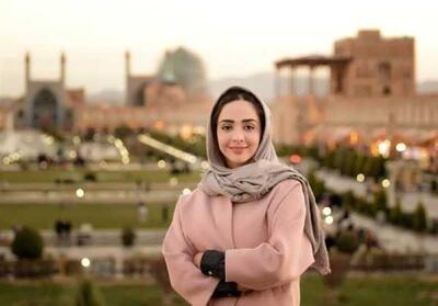 نگاه روز | پوشش متفاوت المیرا دهقانی به سبک زنان قدیمی در نمایش قصه ترانه های ماندگار / با این تیپ محاله خانم بازیگر بشناسید