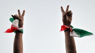 تو مگو همه به جنگند و ز صلح من چه آید؟