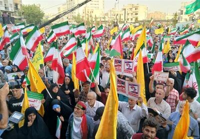 تجمع گسترده مردم تهران در حمایت از نیروهای مسلح (ویدئو)