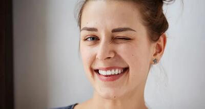 آیا چشمک زدن می‌تواند به بینایی آسیب برساند؟