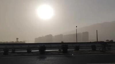 تصویری از آسمان غبارآلود تهران