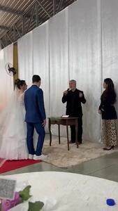 ببینید؛ غش کردن داماد درست پیش از «بله» گفتن!