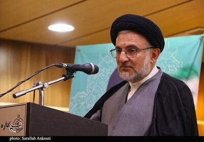 پرچم ایران اسلامی در کنار پرچم امام حسین(ع) در هیئت‌ها نصب شود - تسنیم