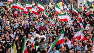 تجمع مردمی در میدان انقلاب اسلامی برای حمایت و قدردانی از نیروهای مسلح
