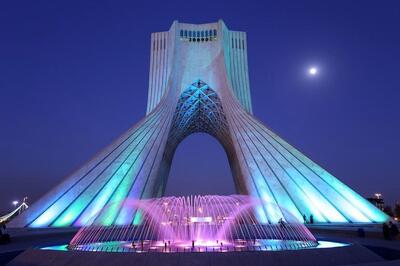 طنین ای ایران با ۷۰ نوازنده در قلب پایتخت (ویدئو)