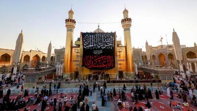 استقبال از محرم؛ نصب کتیبه عزا بر ایوان طلای حرم امیرالمؤمنین + ویدیو