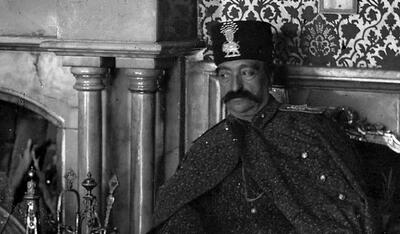 سفر در زمان؛ ژست ملوکانه ناصرالدین شاه در 42 سالگی، سال 1351