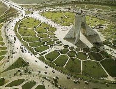 تصاویر توجه‌برانگیز از یک جشن در میدان آزادی