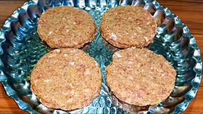 طرز تهیه همبرگر خانگی همراه با سویا خوشمزه لذیذ، خوش عطر و طعم و سالم برای ۱۰ نفر!