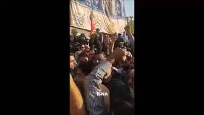 حضور پزشکیان در تجمع دانشجویی، مردمی محکومیت تجاوز آمریکا در میدان انقلاب تهران