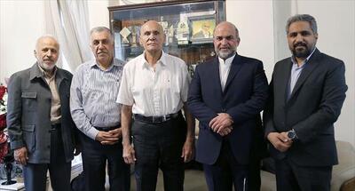 در ادامه طرح تکریم هنرمندان، مدیرعامل صندوق اعتباری هنر به دیدار جمشید هاشم پور رفت