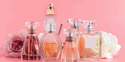 بهترین عطرها با رایحه گل رز که به شما حس اصالت و شیکپوشی می‌دهند - چی بپوشم