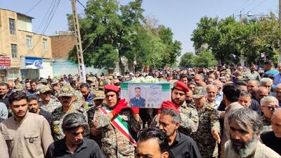 مراسم باشکوه تشییع پیکر مطهر شهید «محمد برومندنژاد» در ملایر برگزار شد