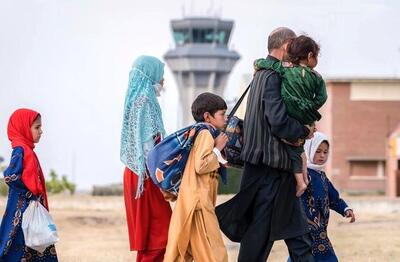 دستور اخراج اتباع افغانِ غیرمجاز از ایران صادر شد - اکونیوز