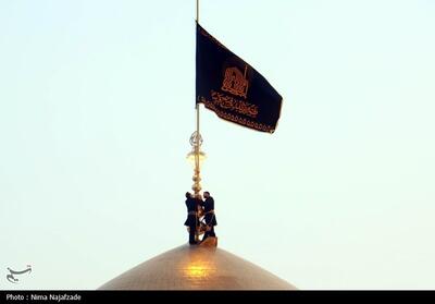 آیین اذن عزای امام حسین (ع) در حرم مطهر رضوی- عکس خبری تسنیم | Tasnim