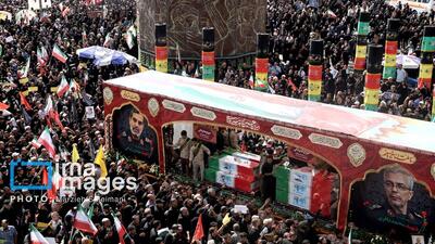 آمدیم و فریاد زدیم «ایران تسلیم شدنی نیست»