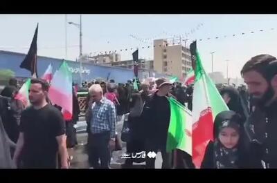 ببینید| حضور حجت‌الاسلام مجتبی خامنه‌ای در مراسم تشییع شهدا