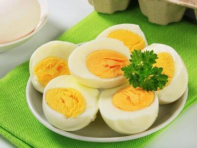 زرده تخم مرغ برای سالمندان مضر است یا نه؟
