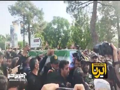 ورود پیکر سردار شهید حاجی‌زاده به قطعه مدافعان حرم بهشت زهرا