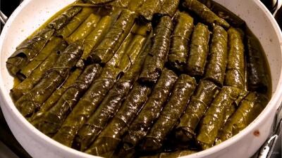 طرز تهیه دلمه برگ مو / دستور پخت دلمه و چاشنی خوش طعم و ملس
