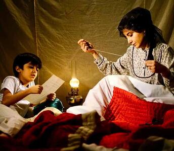 چهره روز | استایل بازیگر سریال جیران در نمایی از فیلم « تابستان همان سال»/ لحاف دوزی حرفه ایی خانم بازیگر | گلی شی
