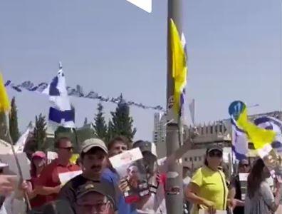 بی‌بی، جنگ را تمام کن و گروگان‌ها را برگردان