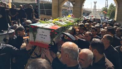 پیکر شهید ناصرپور در بروجرد تشییع شد + تصاویر