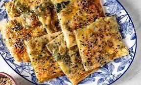 بورک اسفناج و پنیر ترکیبش غوغا میکنه!