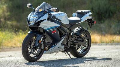 سوزوکی GSX-R600، موتورسیکلت چهار سیلندر فراموش‌شده‌ای که هنوز تولید می‌شود
