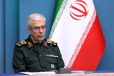 عکس پربازدید از مزار سردار محمد باقری و برادرش
