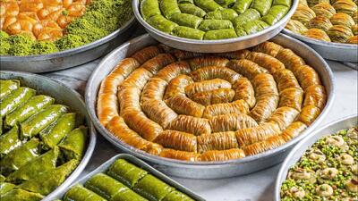 تهیه شیرینی باقلوا در شهر غازی عینتاب ترکیه(+فیلم)