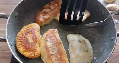 پیراشکی مرغ و قارچ با یه خمیر متفاوت!