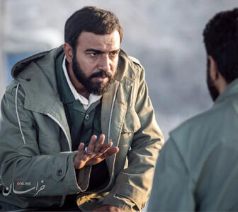 یک قهرمان در ۲ پرده