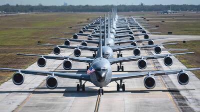 اضافه شدن قابلیت پرتاب پهپاد به هواپیمای سوخت‌رسان KC-135