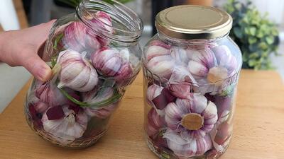 روشی سالم و طبیعی برای درست کردن سیرترشی / تا سالها تازه میماند