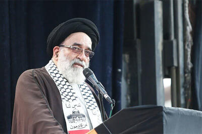 چهره‌های نورانی شهدا باید به الگوی جوانان تبدیل شوند
