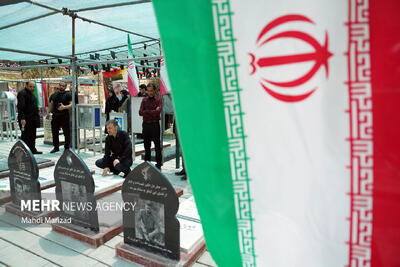 حضور رئیس ستاد اجرایی فرمان امام بر مزار شهدای حملات رژیم صهیونیستی