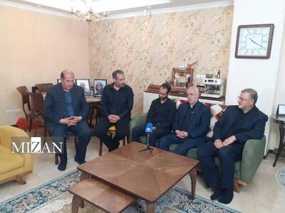 دیدار رئیس بنیاد شهید و امور ایثارگران با خانواده شهیدان حاجی‌سلطانی و مکتبی از شهدای حملات ترویستی رژیم اشغالگر صهیونیست