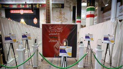 برپایی نمایشگاه سلاحت را انتخاب کن در حرم بانوی کرامت (س)