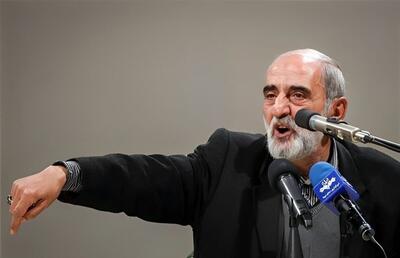 حسین شریعتمداری: ادامه مذاکره با آمریکا قابل تعریف و توجیه نیست