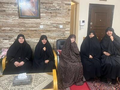 دیدار معاون پزشکیان با مادر شهید باقری