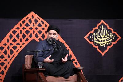 لحظاتی از سخنرانی حجت‌الاسلام طباطبایی‌نژاد در حسینیه امام خمینی(ره)